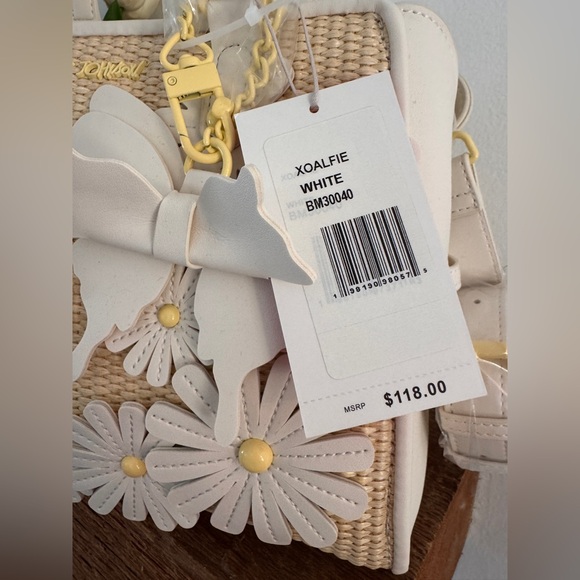 NWT Betsey Johnson Rafia Daisy Purse - Picture 2 of 9